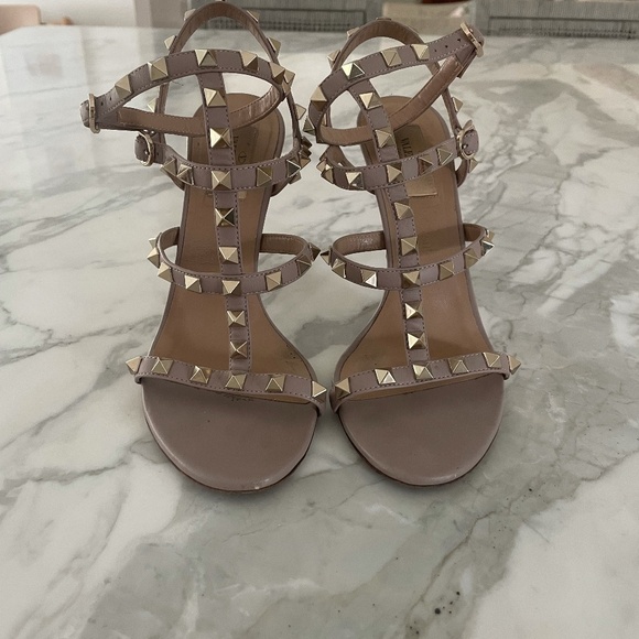 Valentino - Picture 1 of 6